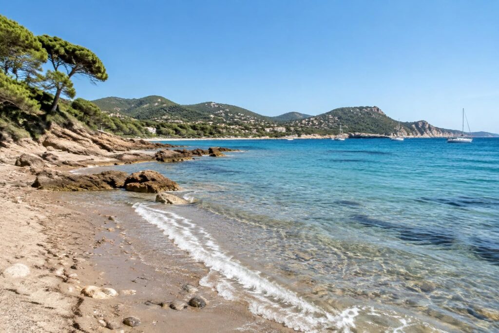 découvrez la plage de la baie des nations à saint-cyr-sur-mer en photos : cadre méditerranéen, paysages et conseils pour profiter de cette jolie plage.